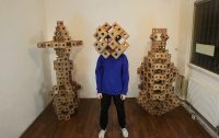 Ghostkube-una escultura móvil en madera