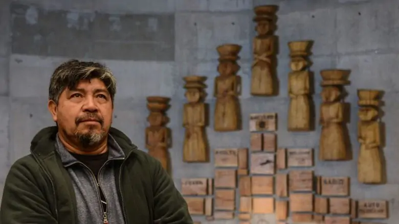escultor mapuche Antonio Paillafil