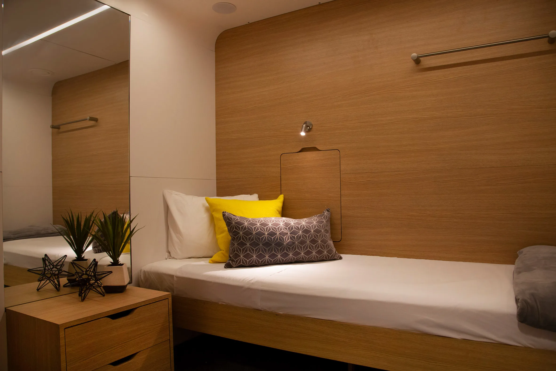 Instalan cápsulas Sleepbox en el Aeropuerto Internacional de Dulles - Madera21