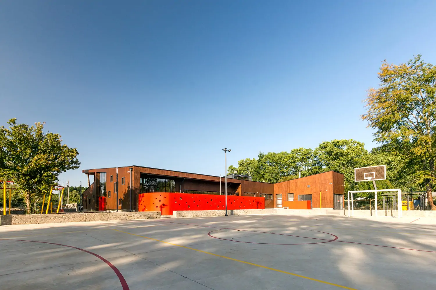 Infraestructura escolar en madera en Chile: espacios que ayudan a disminuir el estrés - Madera21