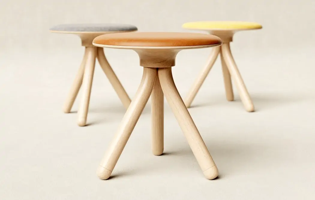 Taburetes hechos de madera destacan en catálogo de aclamado diseñador portugués - Madera21