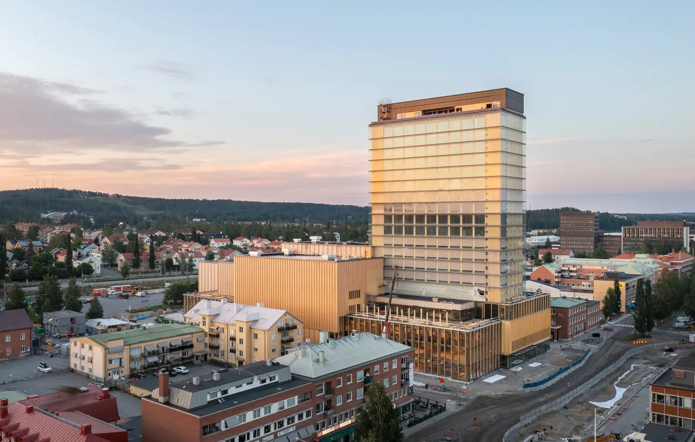 Centro cultural y hotel sueco destaca como uno de los más altos del mundo construido en madera - Madera21