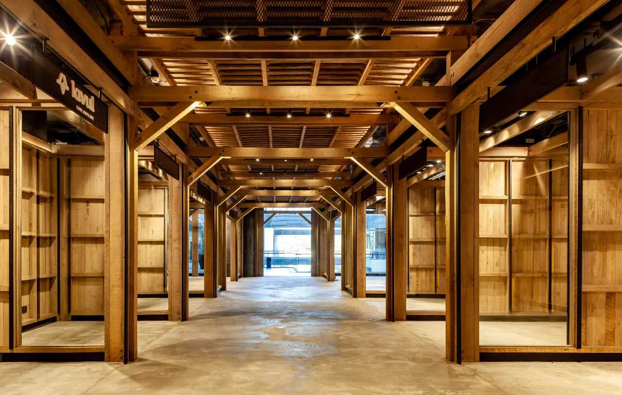 Premio de diseño nacional destaca galería en madera inspirada en antiguas estancias magallánicas - Madera21