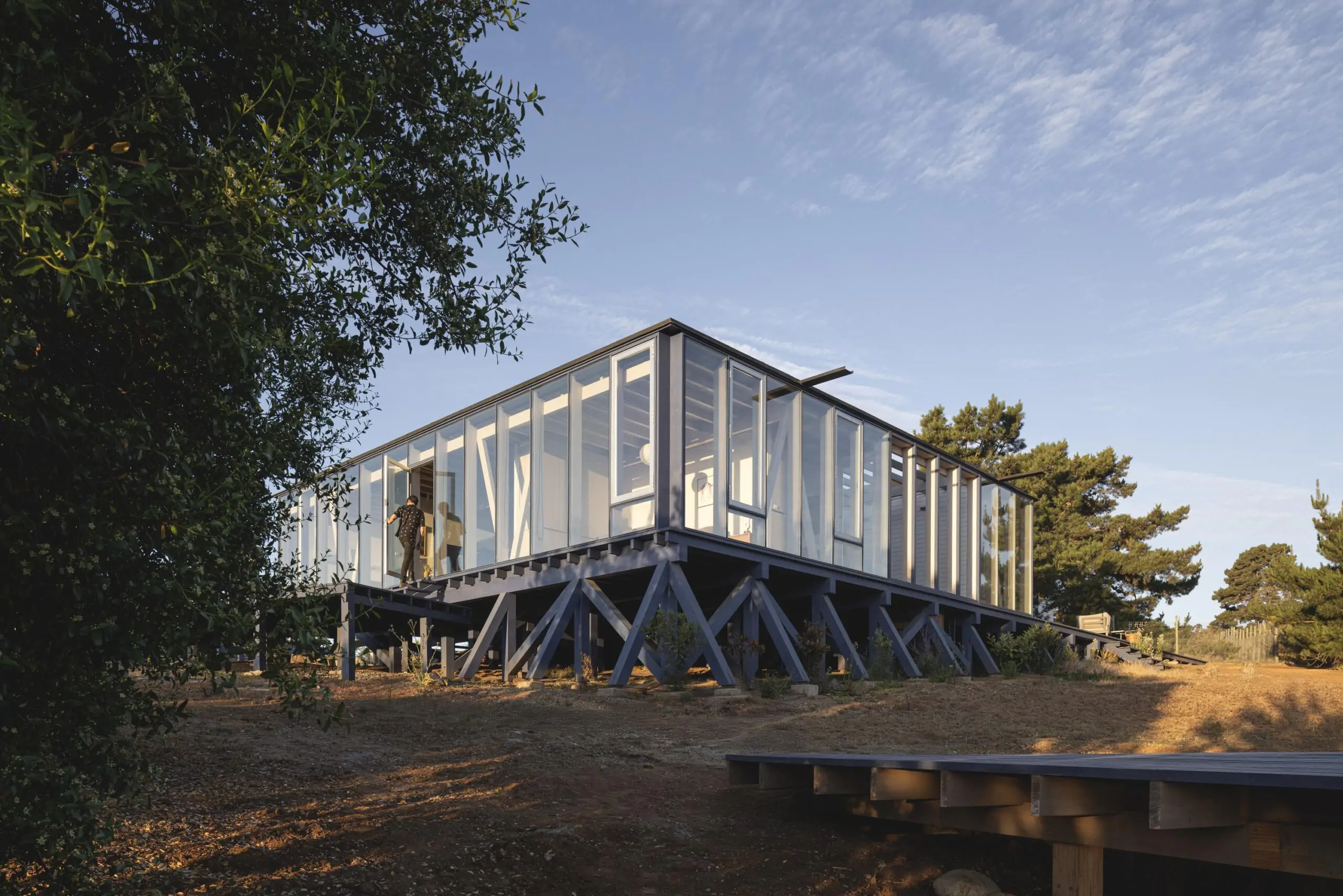 La casa de madera costera de Chile encaja como un rompecabezas gigante - Madera21