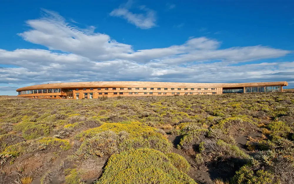 Hotel Tierra Patagonia, el reconocido “Hotel del viento” - Madera21