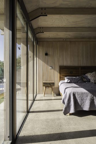 CA_TRI_M_F_28-scaled