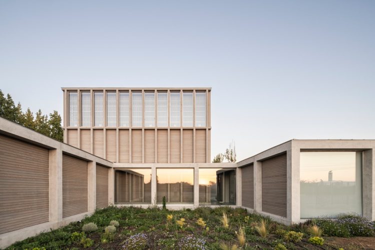 CREMATORIO-Y-CAPILLA-SUR-1