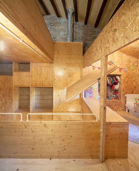 Casa-entre-medianeras_12