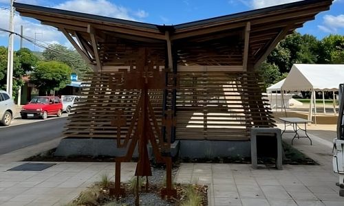 FOTO 2 Equipamiento-público-en-madera-Pérgola-Itrofill-Zomo 2