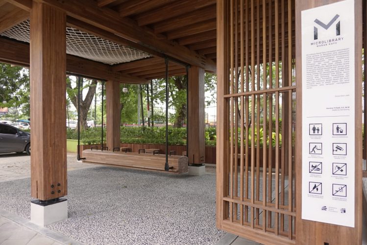 Photographer SHAU_ Architect SHAU- Microlibrary Warak Kayu_SHAU_Entrance