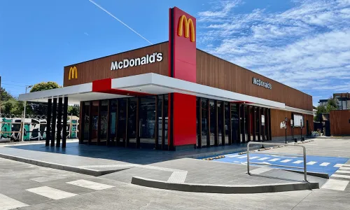 Portada-McDonald’s-apuesta-por-la-madera-industrializada-en-su-nuevo-restaurante-en-Temuco