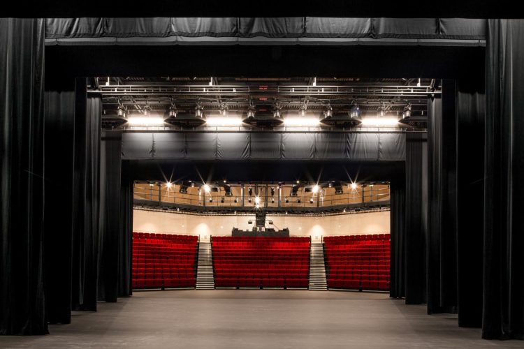 av_medium__av_202416