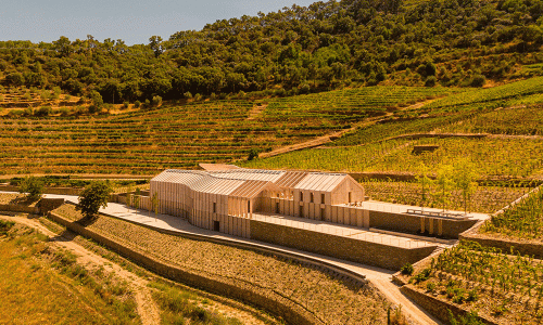 portada-Quinta-de-Adorigo-madera,-paisaje-y-diseño-en-perfecta-armonía
